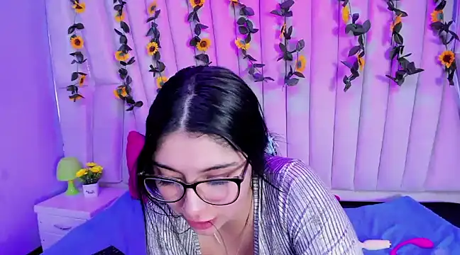 Lucy Anall  online show from 02.02.25