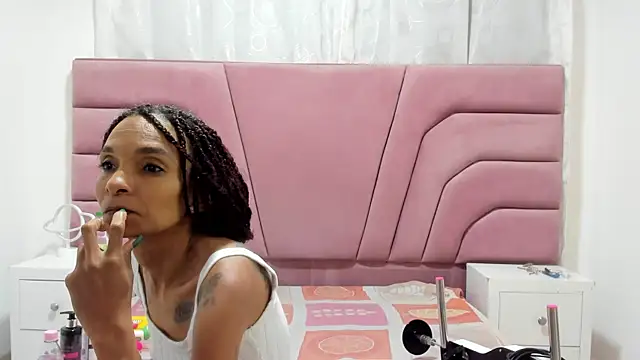 Snapshot of Brianrosex chatting on 09.23.25 Brianrosex online show from 09.23.25