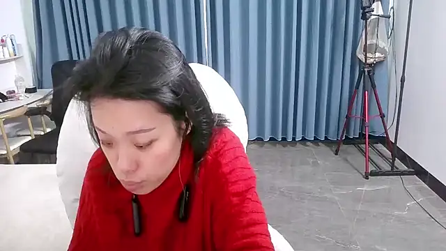 Snapshot of Bella0815 chatting on 12.02.24 Bella0815 online show from 12.02.24