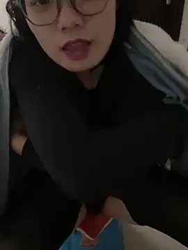 Snapshot of Bella0815 chatting on 12.22.24 Bella0815 online show from 12.22.24