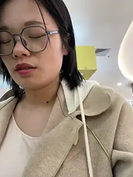 Snapshot of Bella0815 chatting on 02.17.25 Bella0815 online show from 02.17.25