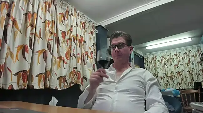 tilobinder online show from 01.17.25