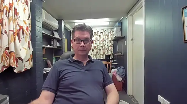 tilobinder online show from 03.02.25