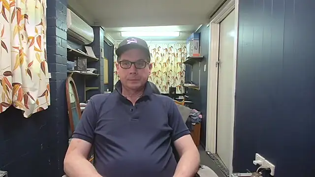 tilobinder online show from 10.08.25