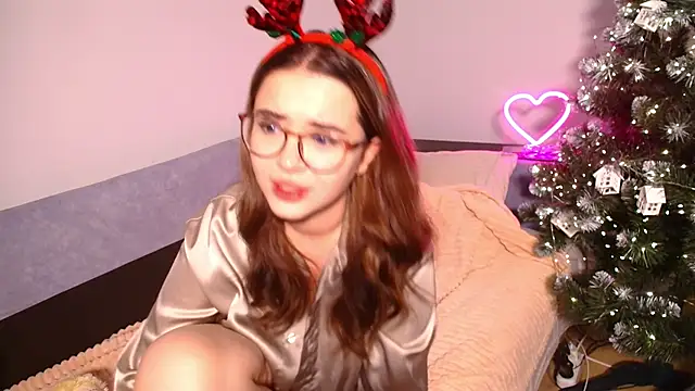 CutiePie3 online show from 12.25.24