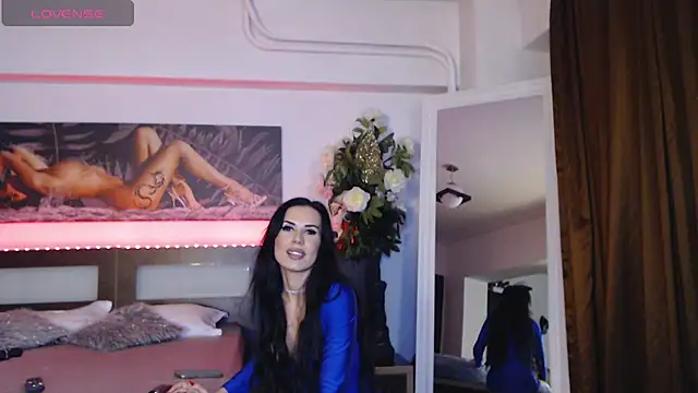 Halie May online show from 11.11.25