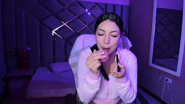 Snapshot of Poly_Sasha_ chatting on 02.19.26 Poly Sasha online show from 02.19.26