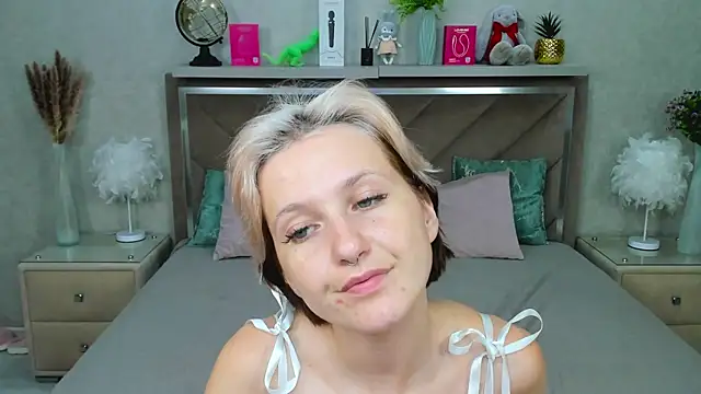 MiaKarlos online show from 07.31.26