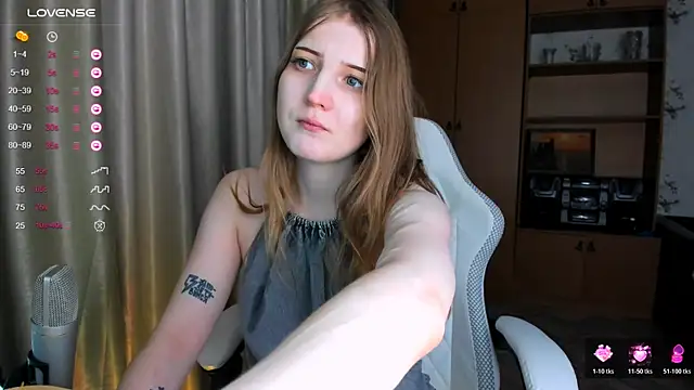 Snapshot of princessaalicc chatting on 02.15.26 princessaalicc online show from 02.15.26