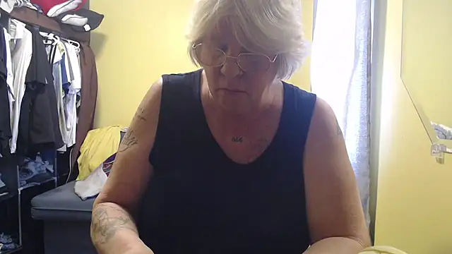 Snapshot of canadiancougar1965 chatting on 02.16.26 canadiancougar1965 online show from 02.16.26