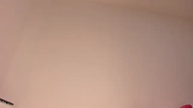 Snapshot of iluy_ chatting on 12.23.24 iluy  online show from 12.23.24
