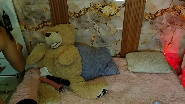 Snapshot of zoey-fox chatting on 11.24.25 zoey-fox online show from 11.24.25