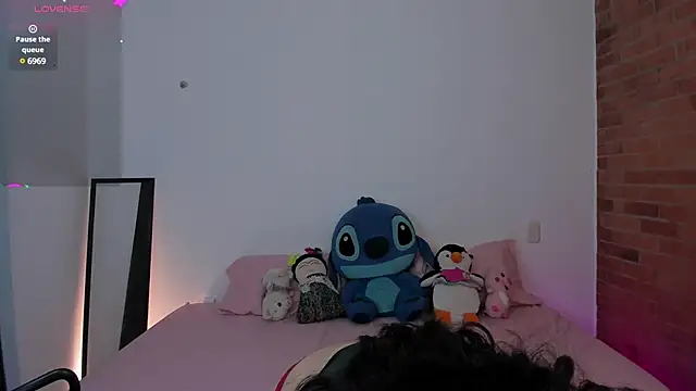 charlotte blass online show from 01.01.25