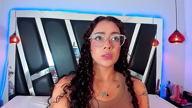 antonelllepiercee online show from 03.01.25