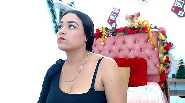 Snapshot of samanthaPuxy chatting on 12.20.24 samanthaPuxy online show from 12.20.24