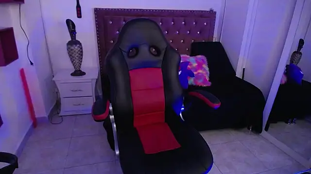 amelierouss online show from 02.04.25