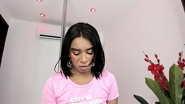 Snapshot of Fernanda_brown18 chatting on 03.09.25 Fernanda brown18 online show from 03.09.25