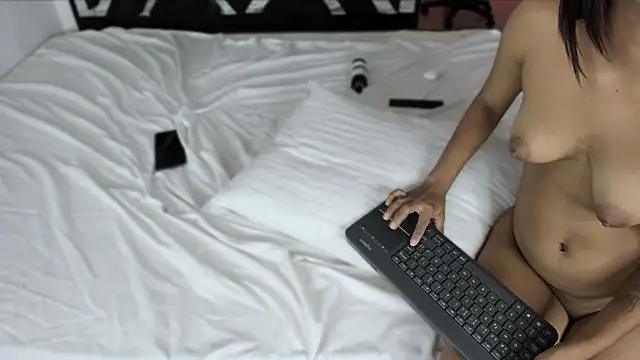 Snapshot of Fernanda_brown18 chatting on 03.21.25 Fernanda brown18 online show from 03.21.25
