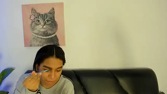Snapshot of Fernanda_brown18 chatting on 10.18.25 Fernanda brown18 online show from 10.18.25