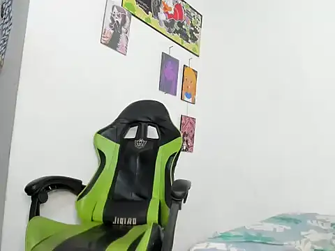 Snapshot of luna_gil_sex chatting on 09.15.25 luna gil sex online show from 09.15.25