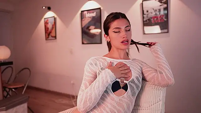 Megga Bluee online show from 11.14.25