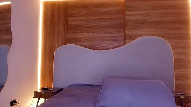 mia stanfort online show from 06.09.26