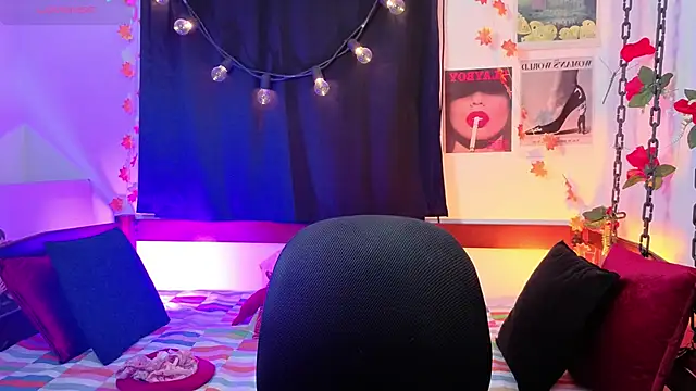  Moon Johnson online show from 06.07.26