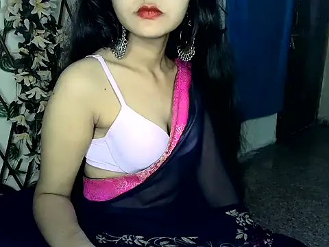 Snapshot of SUZY_FROMUS chatting on 02.01.25 SUZY FROMUS online show from 02.01.25