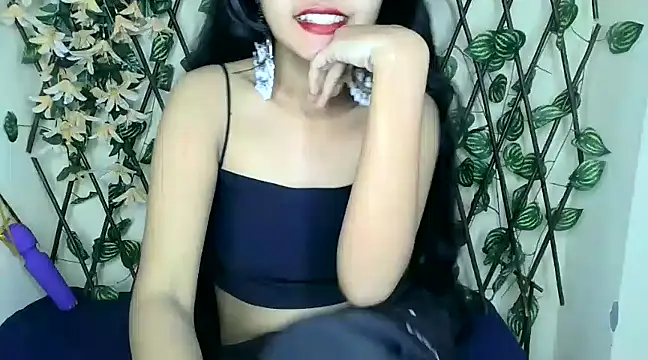 Snapshot of SUZY_FROMUS chatting on 02.06.25 SUZY FROMUS online show from 02.06.25