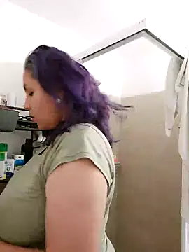 Viiooleetaas online show from 02.22.25