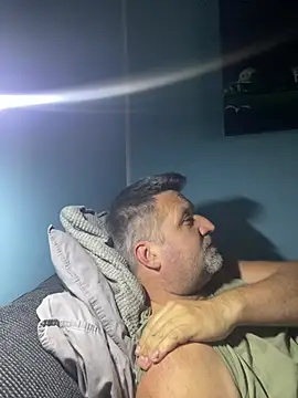 Snapshot of Haariglang chatting on 01.28.25 Haariglang online show from 01.28.25