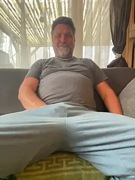 Snapshot of Haariglang chatting on 02.25.25 Haariglang online show from 02.25.25