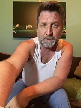 Snapshot of Haariglang chatting on 02.28.25 Haariglang online show from 02.28.25