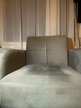 Snapshot of Haariglang chatting on 10.15.25 Haariglang online show from 10.15.25