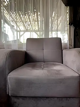 Snapshot of Haariglang chatting on 10.28.25 Haariglang online show from 10.28.25