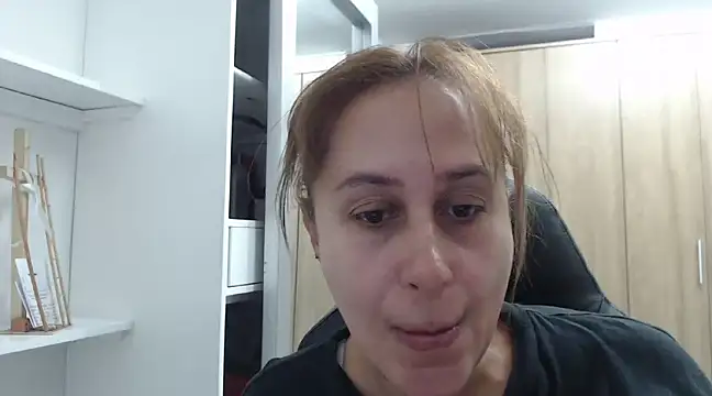 RoxanaLove9 online show from 01.12.25