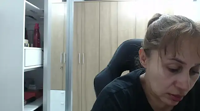 RoxanaLove9 online show from 01.16.25