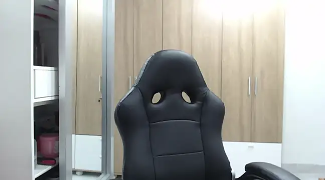 RoxanaLove9 online show from 02.11.25