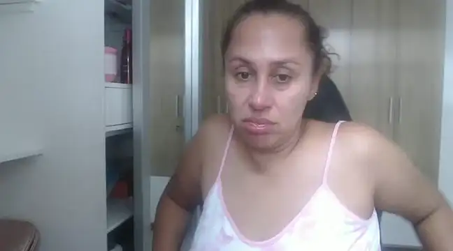 RoxanaLove9 online show from 02.19.25