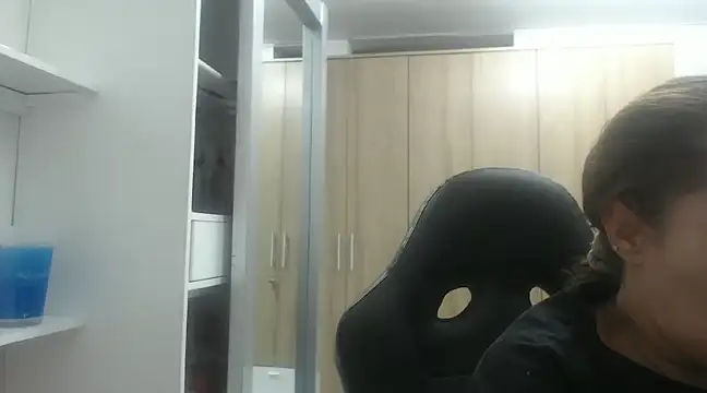 RoxanaLove9 online show from 02.27.25