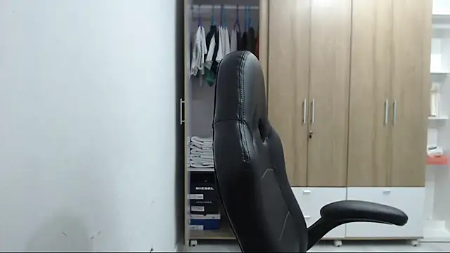 RoxanaLove9 online show from 04.21.26