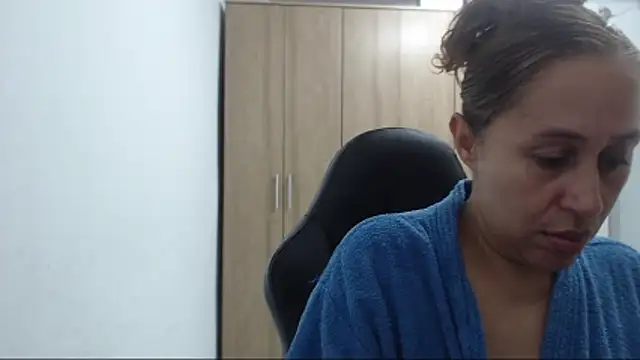 RoxanaLove9 online show from 05.04.26