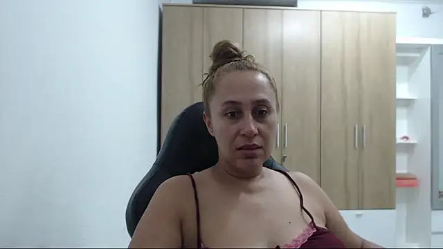 RoxanaLove9 online show from 05.12.26