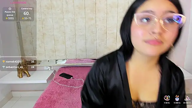 Snapshot of Annie9_ chatting on 02.08.25 Annie9 online show from 02.08.25