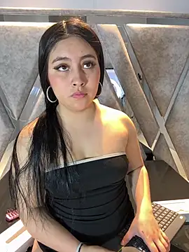 Snapshot of Annie9_ chatting on 11.23.25 Annie9 online show from 11.23.25