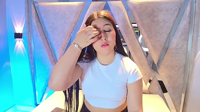 Snapshot of Annie9_ chatting on 11.28.25 Annie9 online show from 11.28.25