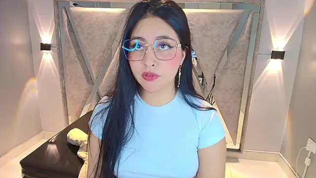 Snapshot of Annie9_ chatting on 01.08.26 Annie9 online show from 01.08.26