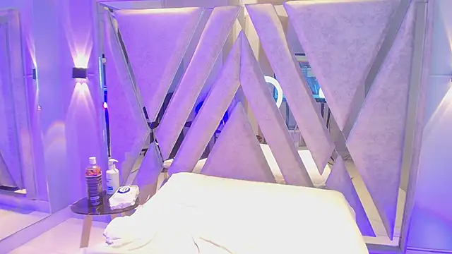 Annie9  online show from 03.03.26