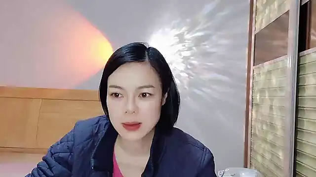 Snapshot of Linda-LL chatting on 01.10.25 Linda-LL online show from 01.10.25