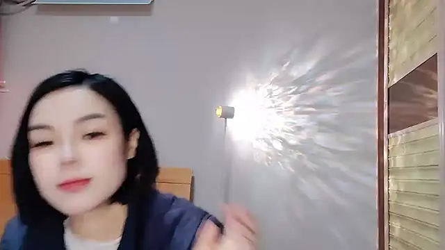 Snapshot of Linda-LL chatting on 01.12.25 Linda-LL online show from 01.12.25